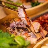 不用去云南，深圳也能吃到酸菜牛肉火锅啦！