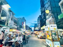 -六合夜市
