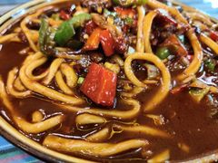 -吐尔逊拌面美食