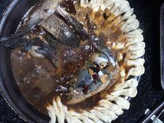 半蒸半煮灶台鱼-白洋淀锅里口灶台鱼