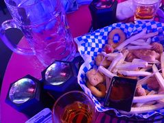 -UP嘻哈酒吧(粉巢店)