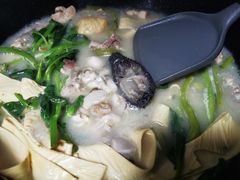 -大匠工房古船木艺术餐厅·猪肚鸡专门店(长白仙岛店)