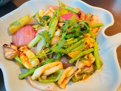 -大头虾越式风味餐厅(光明广场店)