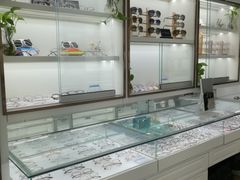 -翰佐蔡司小乐圆·依视路星趣控·暴龙眼镜折扣店