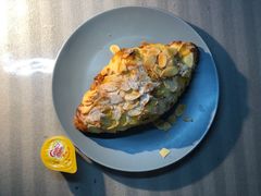 杏仁羊角可颂-WHEAT&BAKER-麥(凯德来福士店)