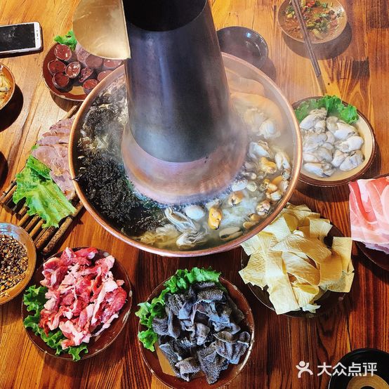 水泊梁山小酒馆火锅烧烤主题餐厅(铁西店)