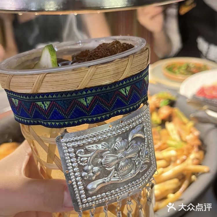 🍲世茂广场贵野贵州烙锅超赞体验,融景湾酒店舒