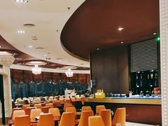-荣誉国际酒店-云顶旋转餐厅