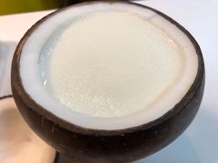 -志龙皇冠吃货椰子铺