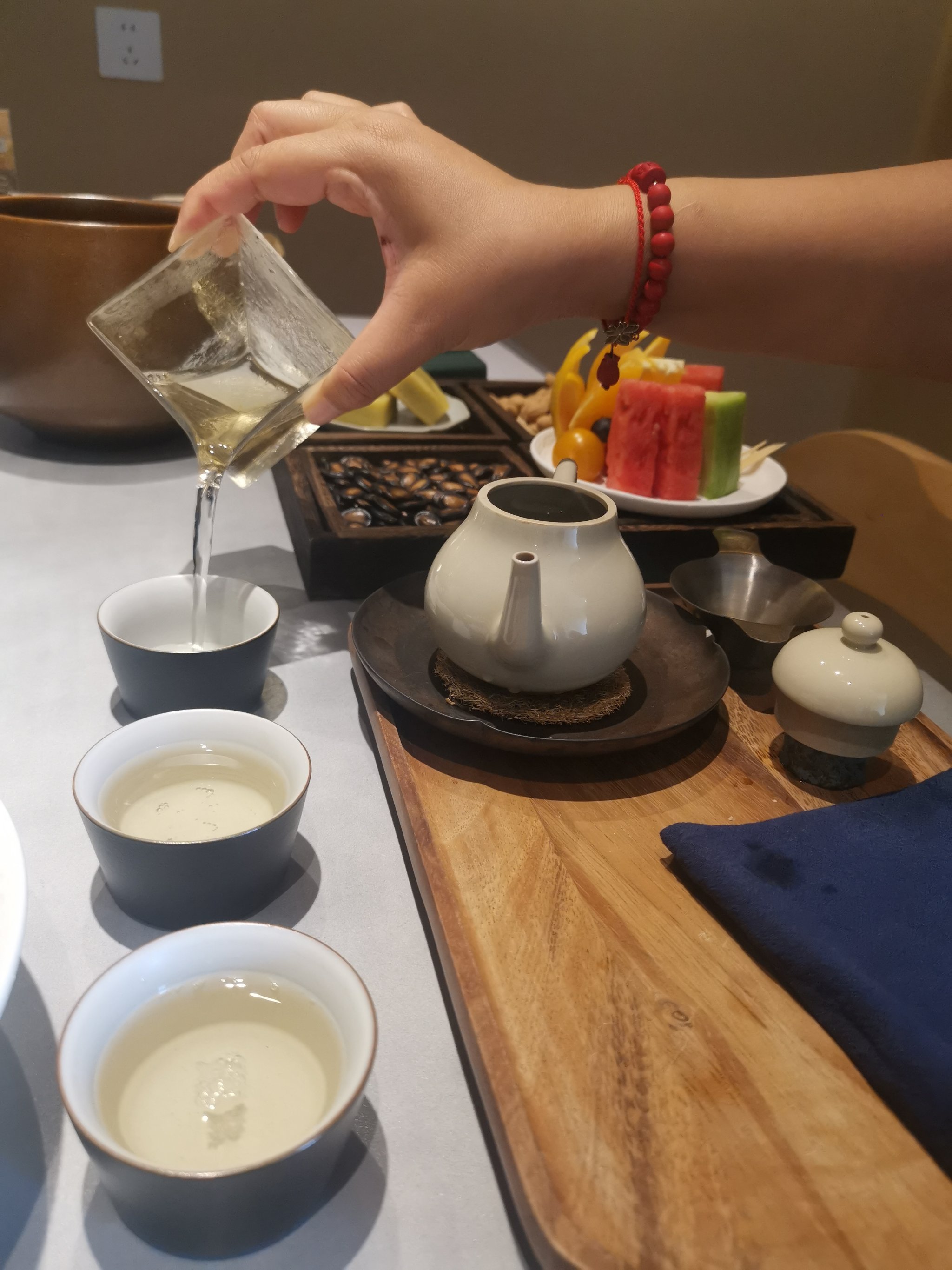 朋友喝茶图片 生活照图片