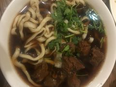-清真吴记门钉肉饼·喜多利