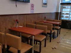 -红宝石·鲜奶小方·海派西点房(南丹店)