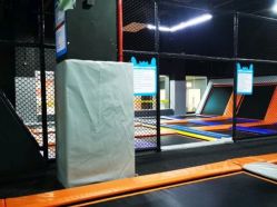 -蹦贝运动中心·蹦床·攀岩·闯关(龙岗店)