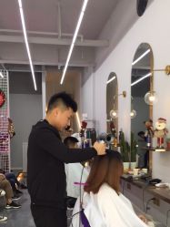 -茶发Salon·烫发染发理发