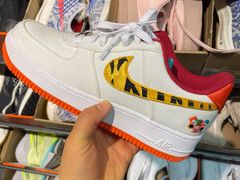 -NIKE上海青浦优选体验店