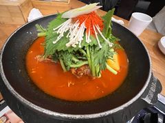 土豆排骨火锅-喇喇排骨火锅·传统韩式脊骨汤(望京西园总店)