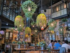 -临界音乐酒馆·小龙虾·江湖菜(华熙LIVE·鱼洞店)