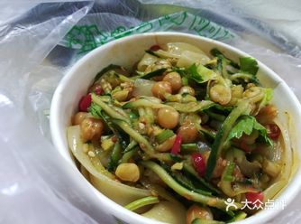 凉皮一元一份，可想而知现在生意不好做啊