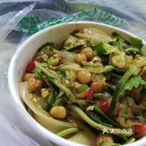 凉皮一元一份,可想而知现在生意不好做啊