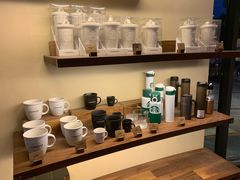 零售区-星巴克(迪士尼小镇店)