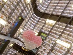 -上海虹桥中心爱琴海亚朵S酒店