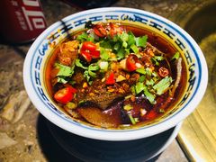 -沪小二炭火蛙锅(淮海中路美食不夜城店)