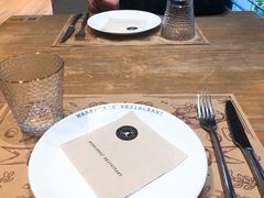 -Mark&Mars Restaurant