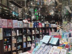 -钟书阁(群光广场店)