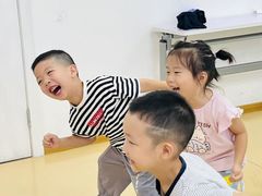 -蓝话筒·少儿成人演讲口才·主持朗诵·戏剧表演(大华第一坊店)