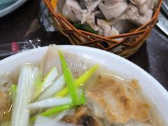 -金卯白肉罩火烧
