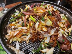 铁板炙烤坝上羊肉-那家小馆•北京菜•烤鸭(中关村店)