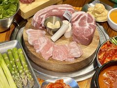 -唯成•韩国炭火烤肉 유성고기