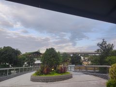 -茅草房·河畔园林火锅