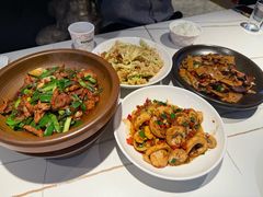 -阿瓦山寨·湘菜现炒·剁椒鱼头王(咸阳总店)
