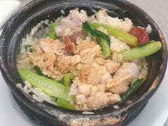腊肠滑鸡煲仔饭-甜甜咖啡屋