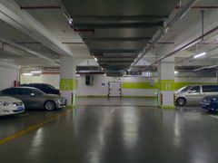 -新世界新丸中心-地下停车场