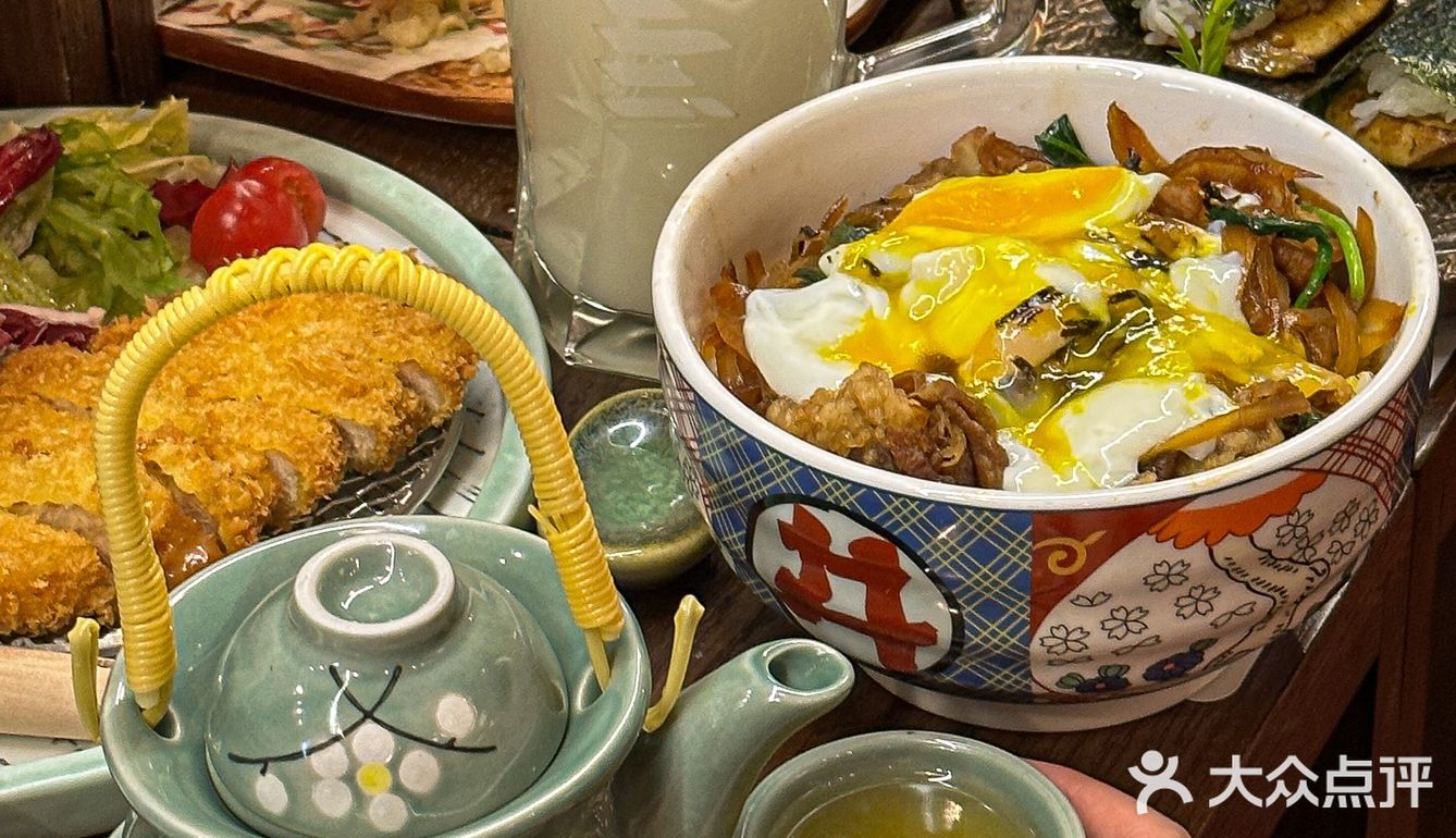 他家鹅肝特别香 料汁用的也不重 天妇罗炸虾的面衣好脆！