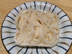 赠小碗乌冬面-枝魯枝魯自助料理