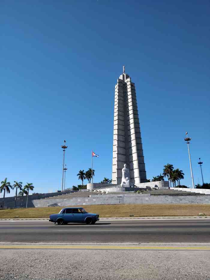 革命广场-"古巴哈瓦那革命广场-相当于天安门一样,是.