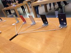 -Apple零售店(华贸购物中心店)