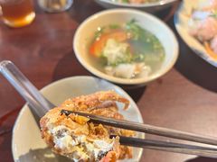-Cuc Gach Quan Restaurant