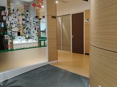 -瑞尔齿科(上海长风大悦城店)