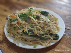 -宏兴烤鱼山庄(宣恩总店)