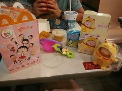 零售区-麦当劳(轻轨曹杨路店)
