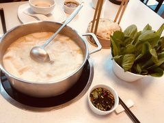 竹荪猪肚鸡-煲王粤菜餐厅(中侨中心店)