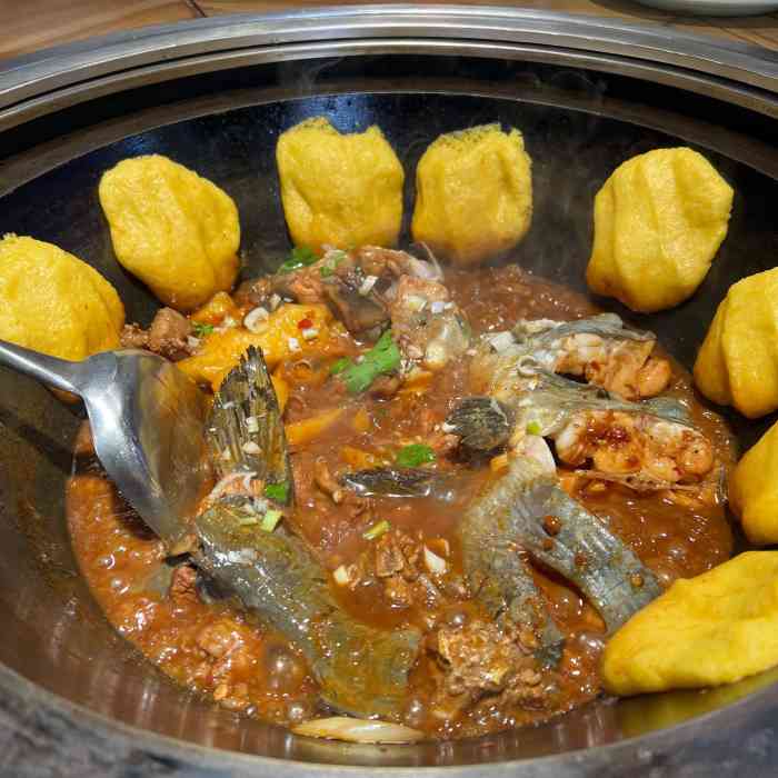 马家大院铁锅炖(京粮广场店)-"商场四楼,服务热情依旧如此.