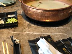 -三人行骨头王火锅(长寿店)