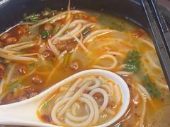 -灵芝妹子海鲜米线(香炉礁山姆店)