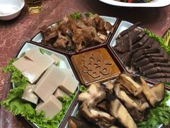 -乔家小院•本地小海鲜•非遗驴肉(万年泉路店)
