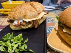 菠萝猪扒包-大头力茶餐厅(花都融创茂店)